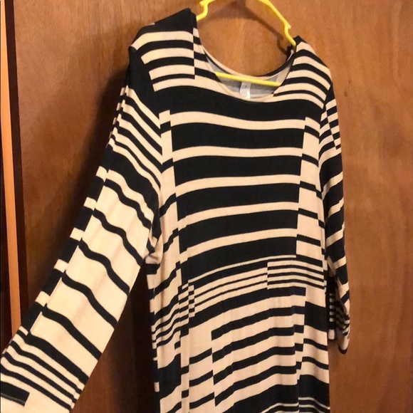 Dress - Picture 2 of 3